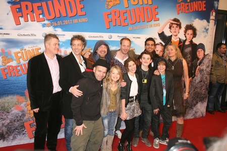 Roter Teppich beim Cinemaxx München: Das Produktionsteam, Regisseur mit Schauspielern