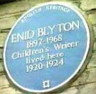 Photo: Gedenkplatte an Enid Blytons Haus