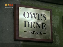 Standbild: Schild 'Owl's Dene'